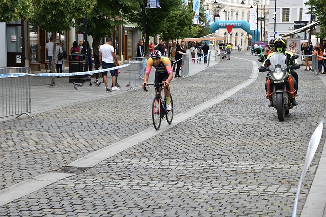 勇士队通过 勇士队通过