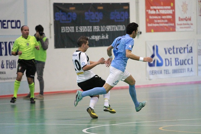 对年轻球员 对年轻球员